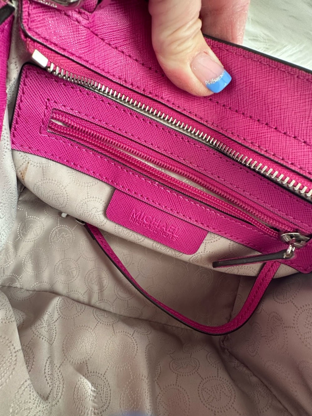 EUC MICHAEL KORS Hot Pink Saffiano Crossbody Bag - Picture 11 of 12